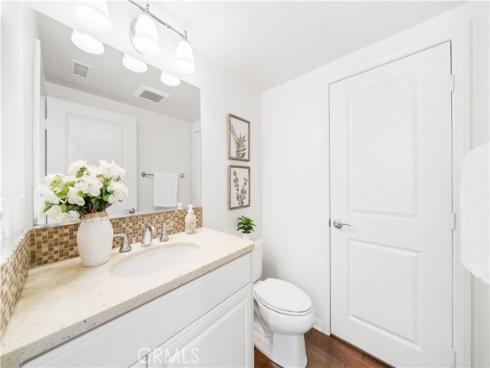 204  Kempton  , Irvine, CA