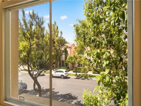 204  Kempton  , Irvine, CA