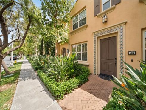 204  Kempton  , Irvine, CA