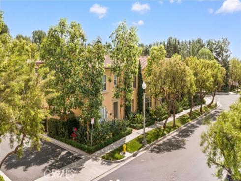 204  Kempton  , Irvine, CA