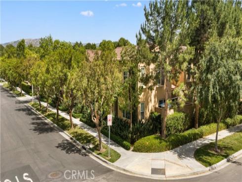 204  Kempton  , Irvine, CA