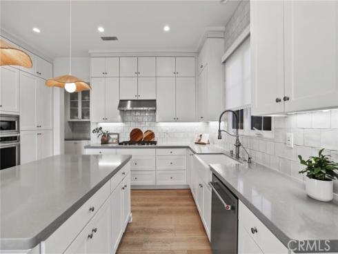 103  Vigna  , Irvine, CA