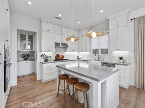 103  Vigna  , Irvine, CA