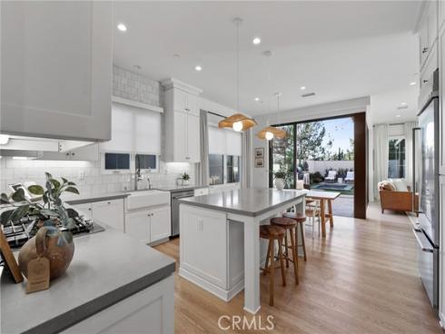 103  Vigna  , Irvine, CA