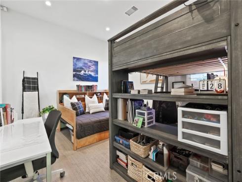 103  Vigna  , Irvine, CA