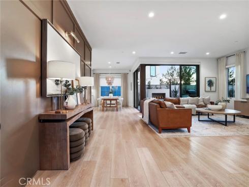 103  Vigna  , Irvine, CA