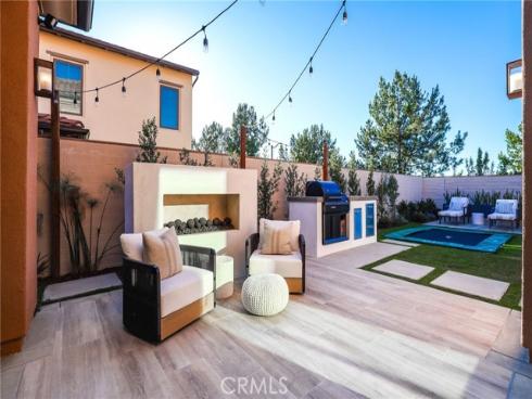103  Vigna  , Irvine, CA