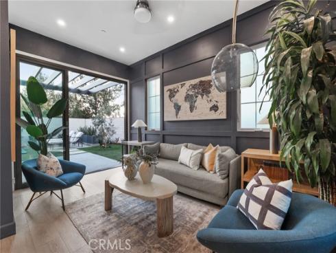 103  Vigna  , Irvine, CA