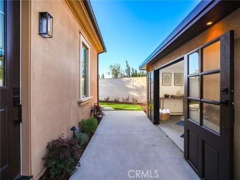 103  Vigna  , Irvine, CA