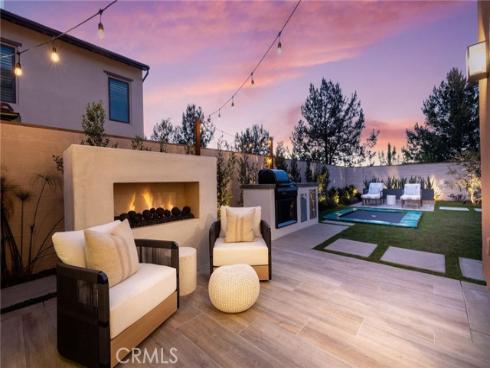 103  Vigna  , Irvine, CA