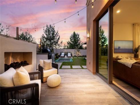 103  Vigna  , Irvine, CA