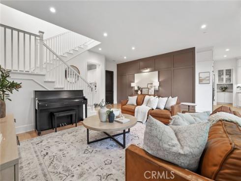 103  Vigna  , Irvine, CA