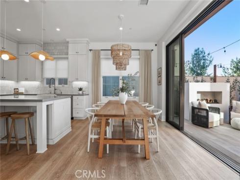 103  Vigna  , Irvine, CA