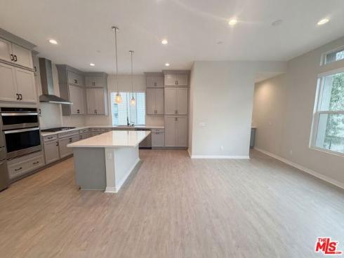 130  Keeper  , Irvine, CA