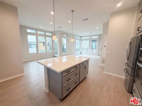 130  Keeper  , Irvine, CA