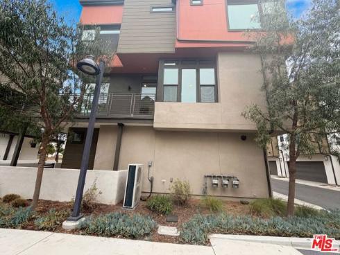 130  Keeper  , Irvine, CA