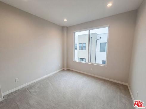 130  Keeper  , Irvine, CA