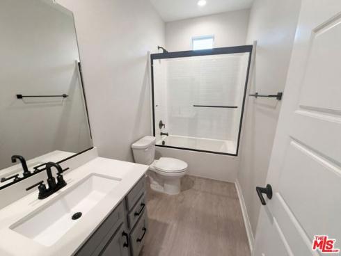 130  Keeper  , Irvine, CA