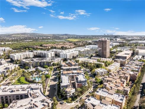 617  Rockefeller  , Irvine, CA