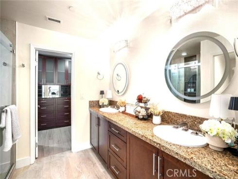 617  Rockefeller  , Irvine, CA