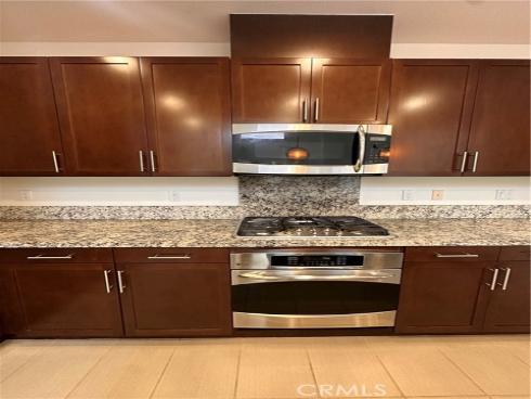 27  Soho  , Irvine, CA