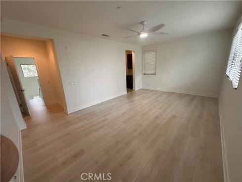 27  Soho  , Irvine, CA