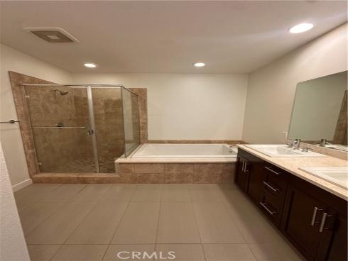 27  Soho  , Irvine, CA