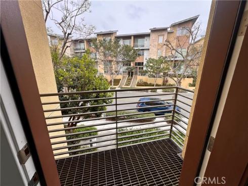 27  Soho  , Irvine, CA