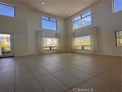 27  Soho  , Irvine, CA