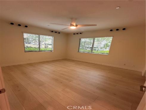 27  Soho  , Irvine, CA