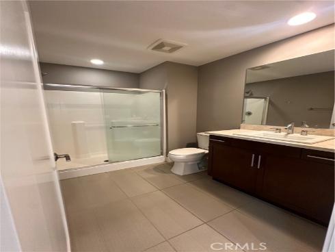 27  Soho  , Irvine, CA