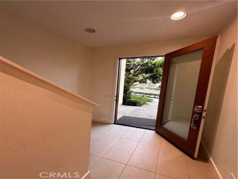 27  Soho  , Irvine, CA