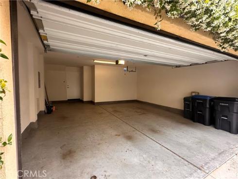 27  Soho  , Irvine, CA