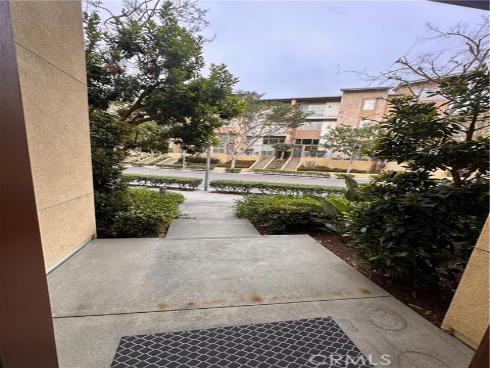 27  Soho  , Irvine, CA