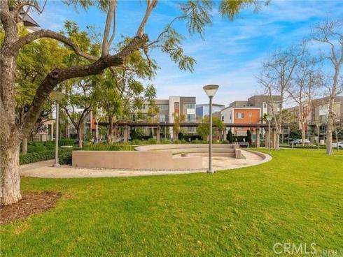 27  Soho  , Irvine, CA