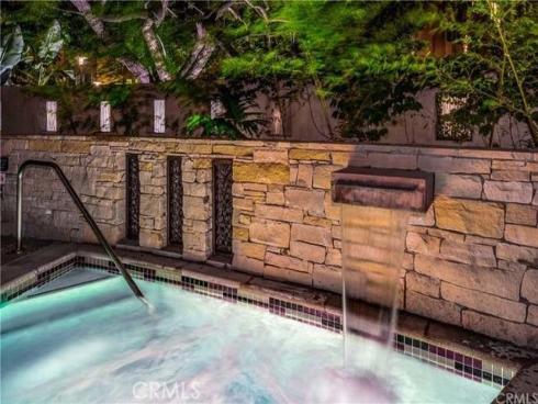 27  Soho  , Irvine, CA