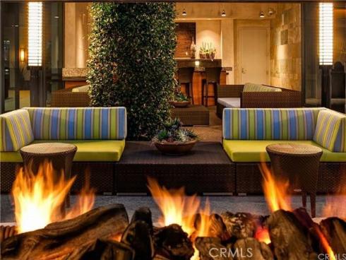 27  Soho  , Irvine, CA