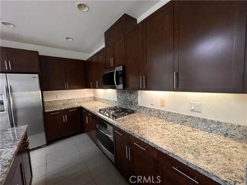 27  Soho  , Irvine, CA