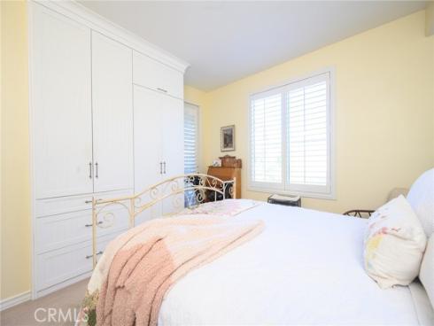 2243  Martin  211 , Irvine, CA