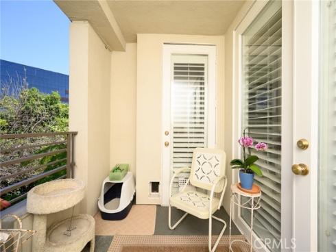 2243  Martin  211 , Irvine, CA