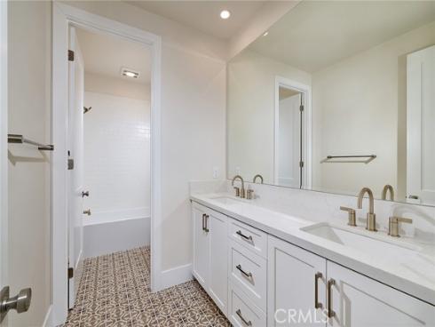 103  Oakstone  , Irvine, CA