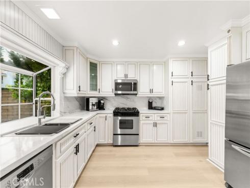 54  Willow Tree  , Irvine, CA