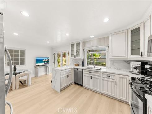 54  Willow Tree  , Irvine, CA