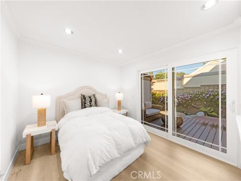 54  Willow Tree  , Irvine, CA