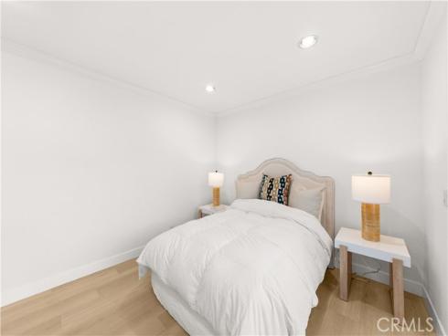 54  Willow Tree  , Irvine, CA