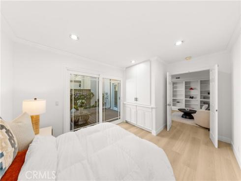 54  Willow Tree  , Irvine, CA