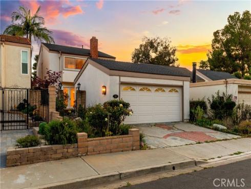 54  Willow Tree  , Irvine, CA