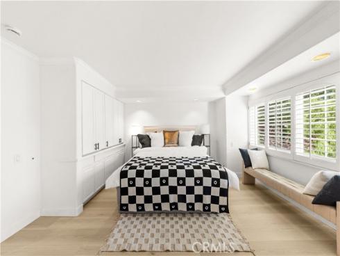 54  Willow Tree  , Irvine, CA