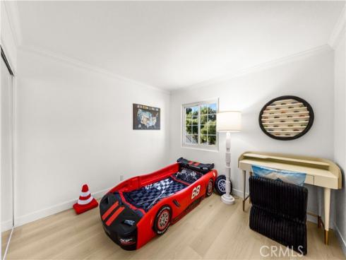 54  Willow Tree  , Irvine, CA