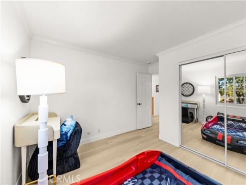 54  Willow Tree  , Irvine, CA